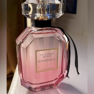 Victoria’s Secret Bombshell